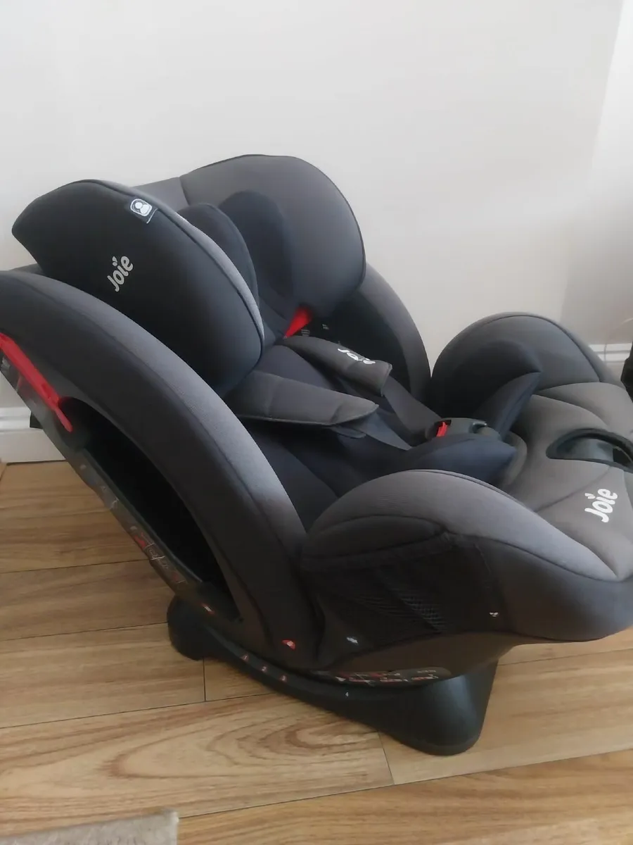 JOIE CAR SEAT 3 STAGE €90 - Image 1