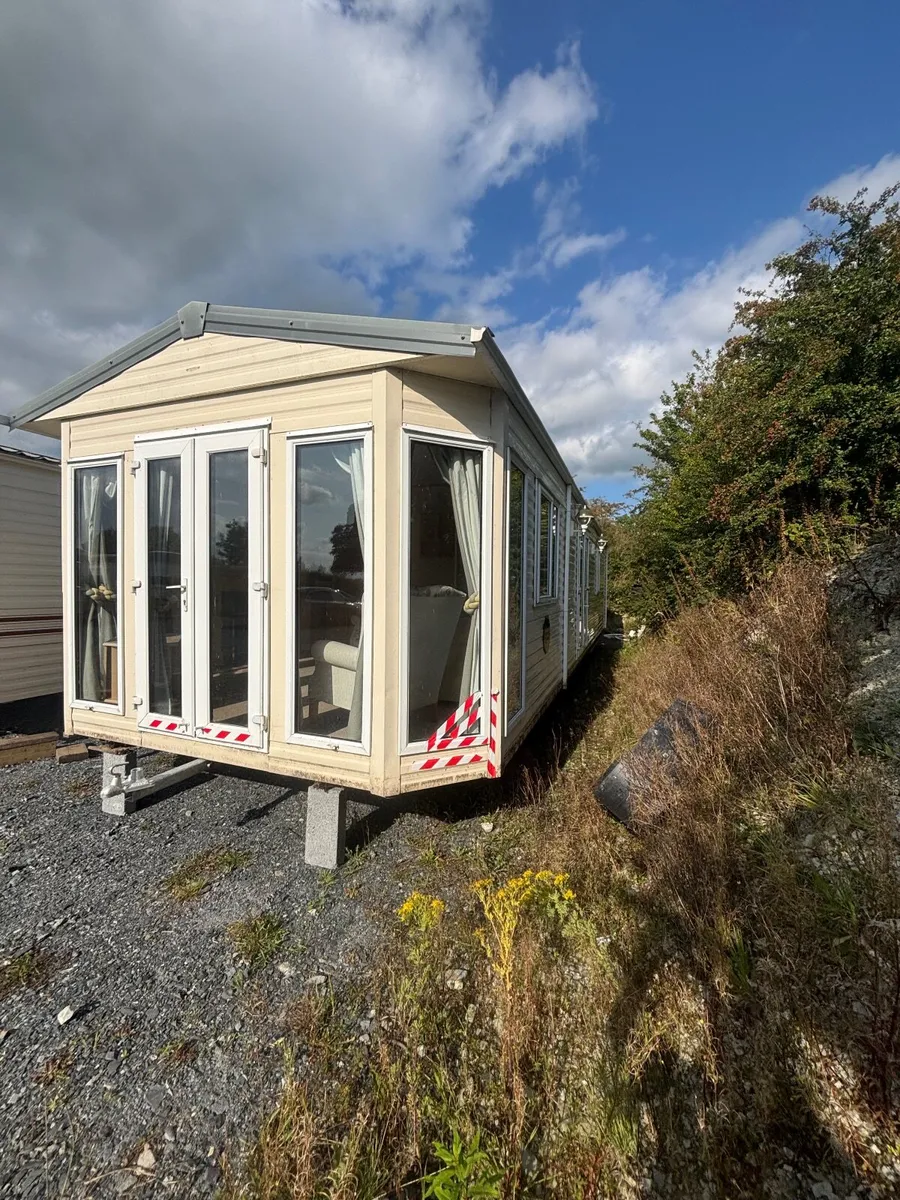 Mobile home - Image 1