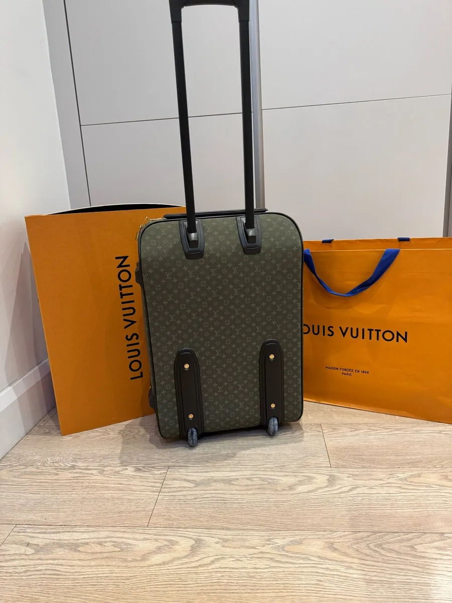 Louis Vuitton Travel Case - Image 3