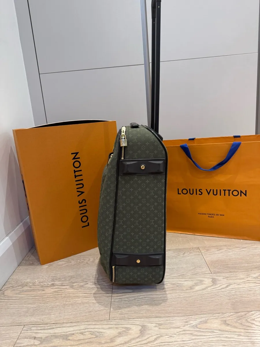 Louis Vuitton Travel Case - Image 4