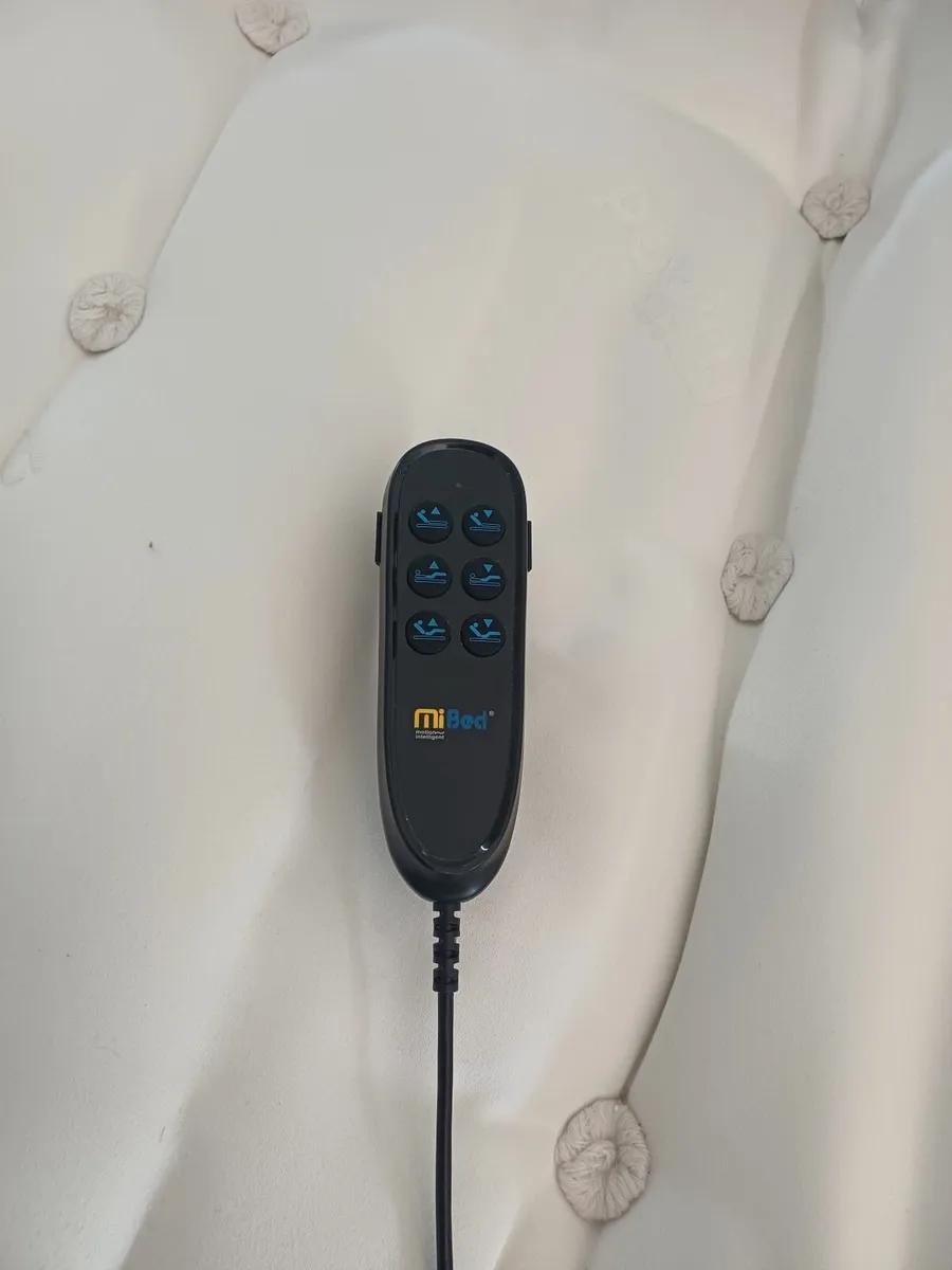 Electric adjustable bed - Image 1