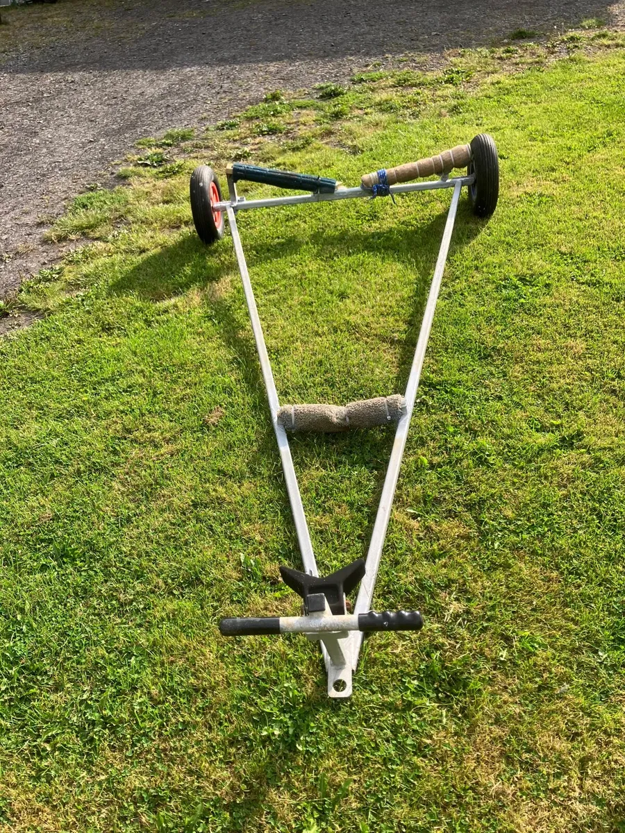 DINGHY LAUNCH TROLLEY TATTY NEEDS TLC £100.00 - Image 1