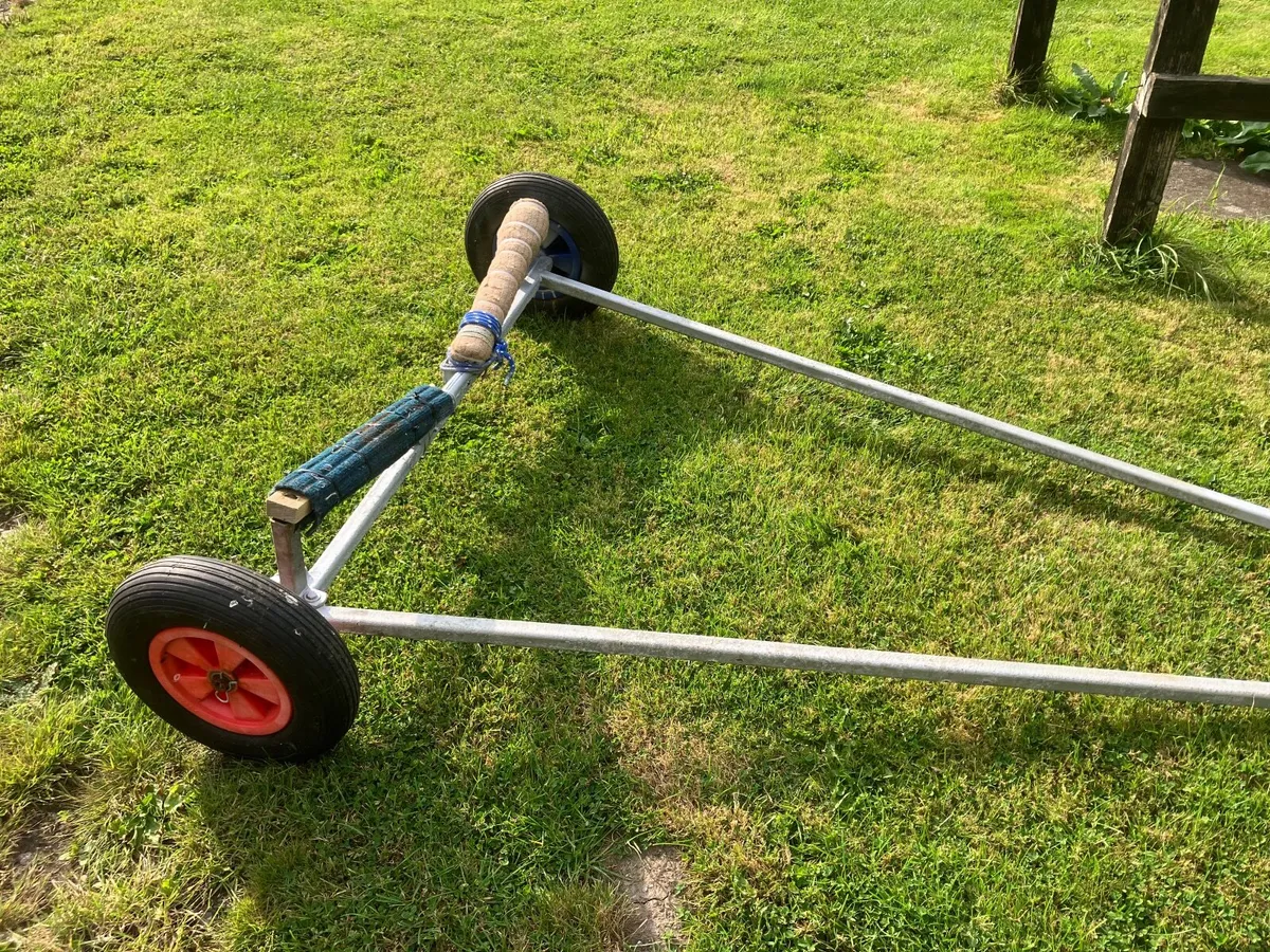 DINGHY LAUNCH TROLLEY TATTY NEEDS TLC £100.00 - Image 4