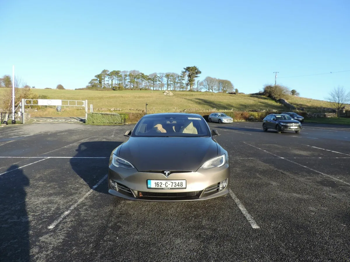 2016 Tesla Model S 75 free SC for life - Image 2