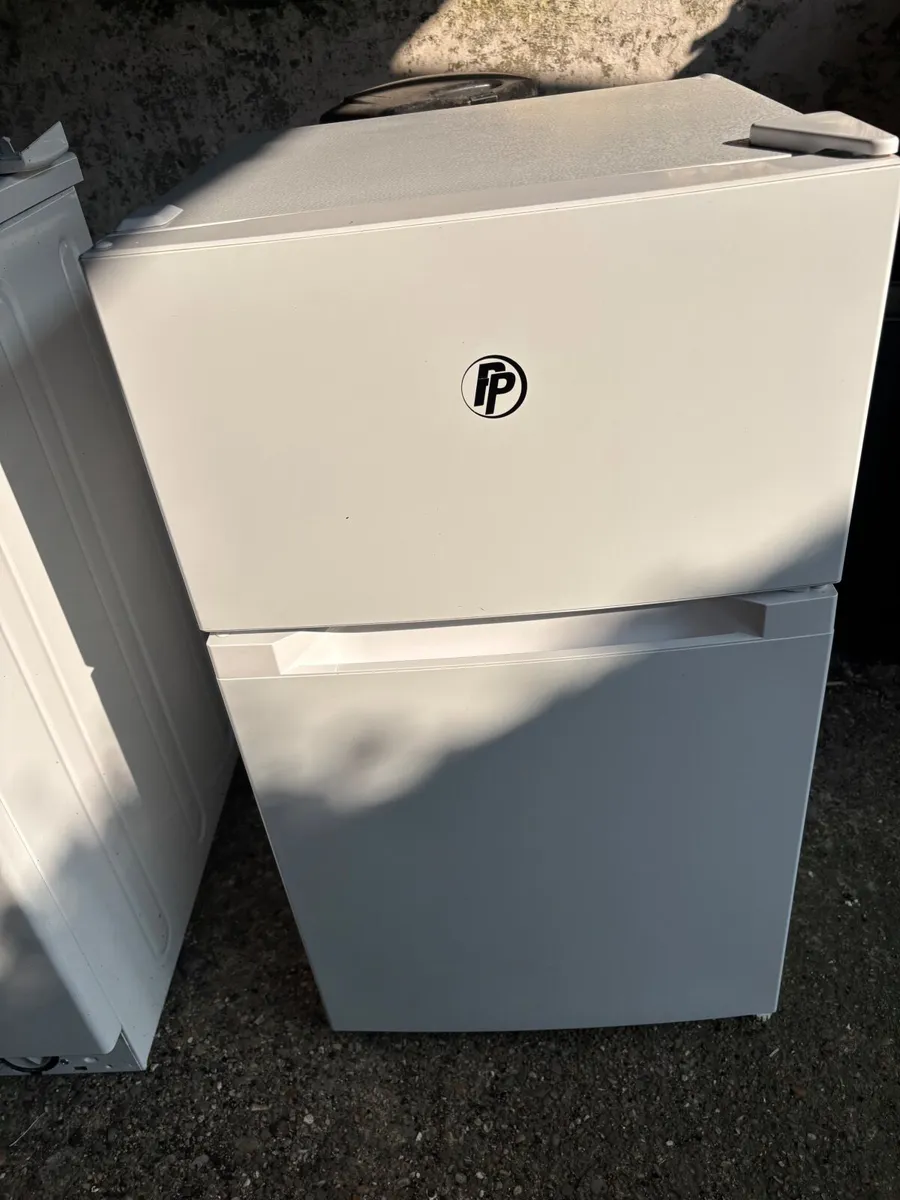 Under counter fridge/freezer - Image 1