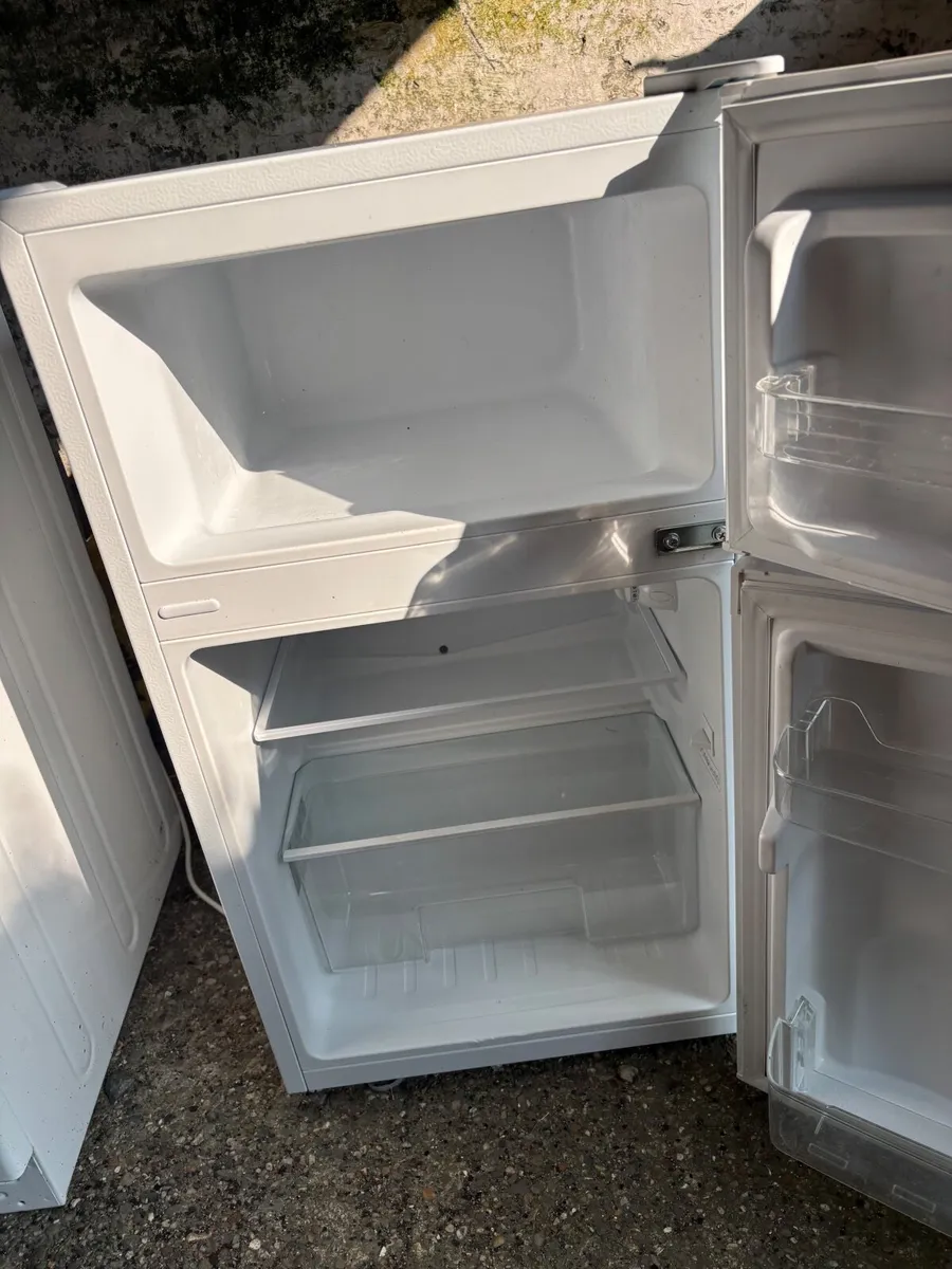 Under counter fridge/freezer - Image 3