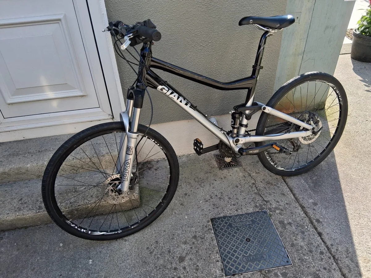 Giant Yukon 1 Bicycle - Image 1