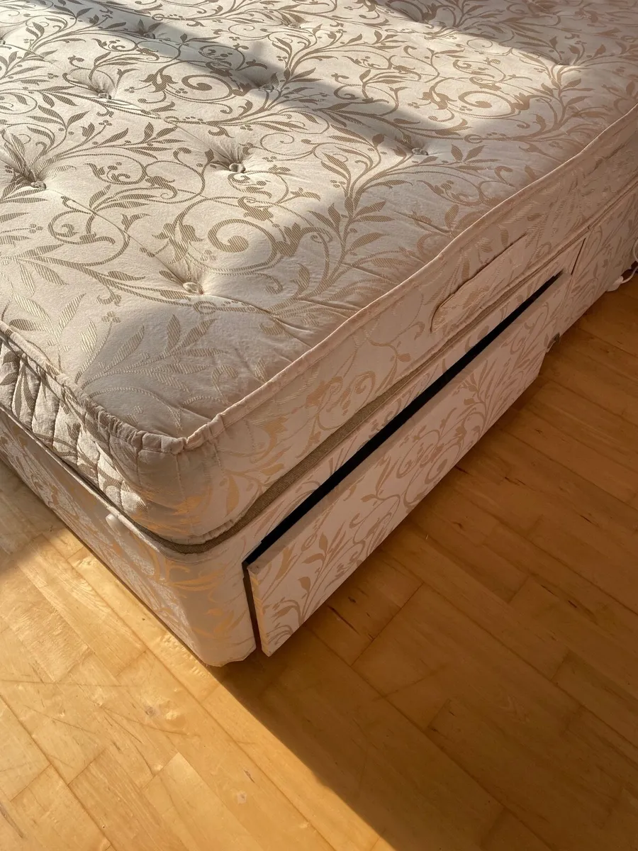 Large double divan bed and mattress - Image 4