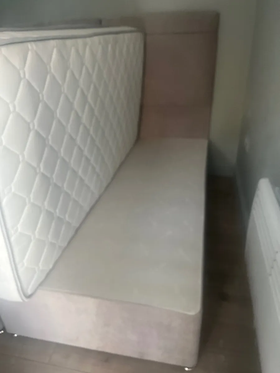 2 new single bases with matching head boards