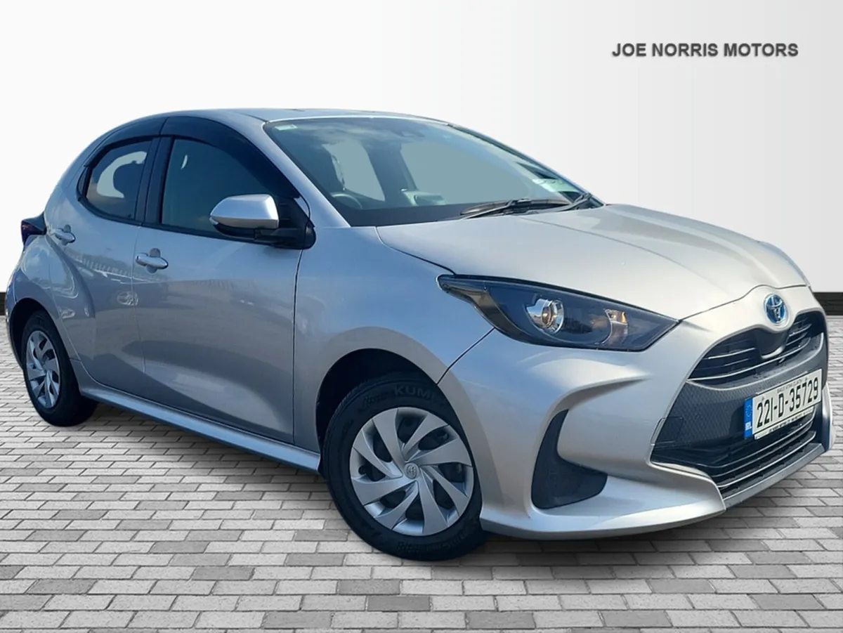 Toyota Yaris 1.5 HYBRID AUTO - Image 1