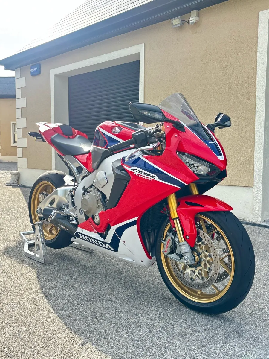 2017 Honda CBR 1000rr SP - Image 2