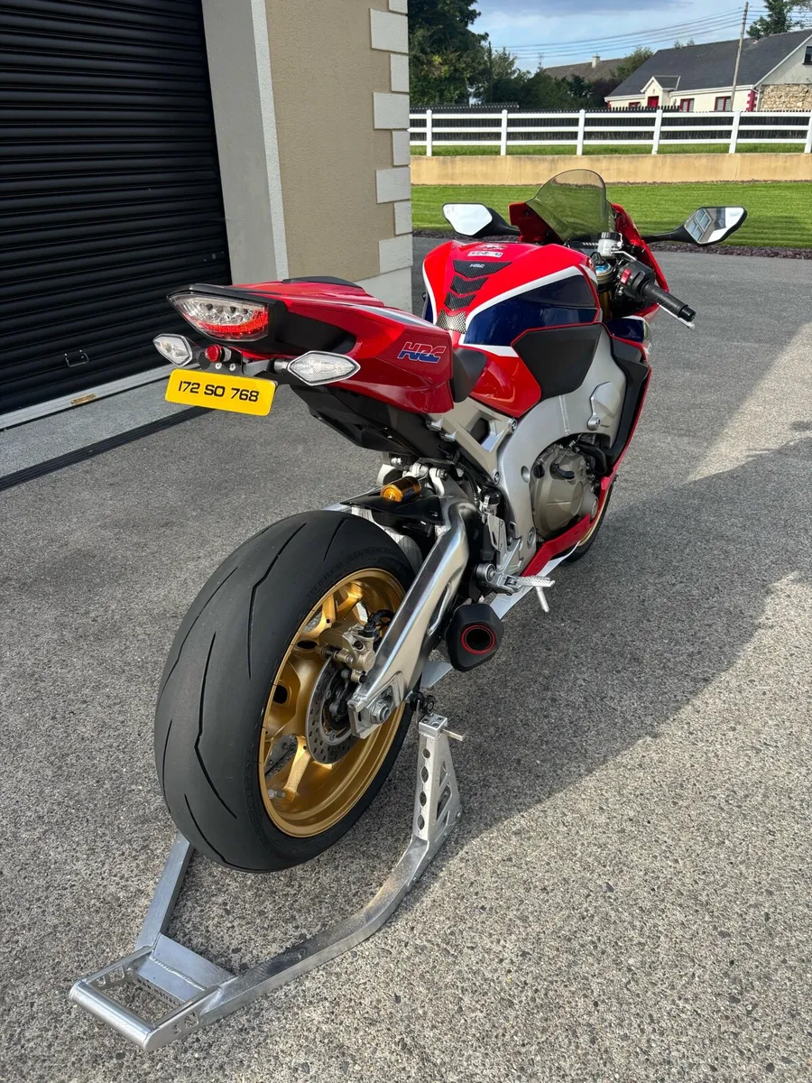 2017 Honda CBR 1000rr SP - Image 3