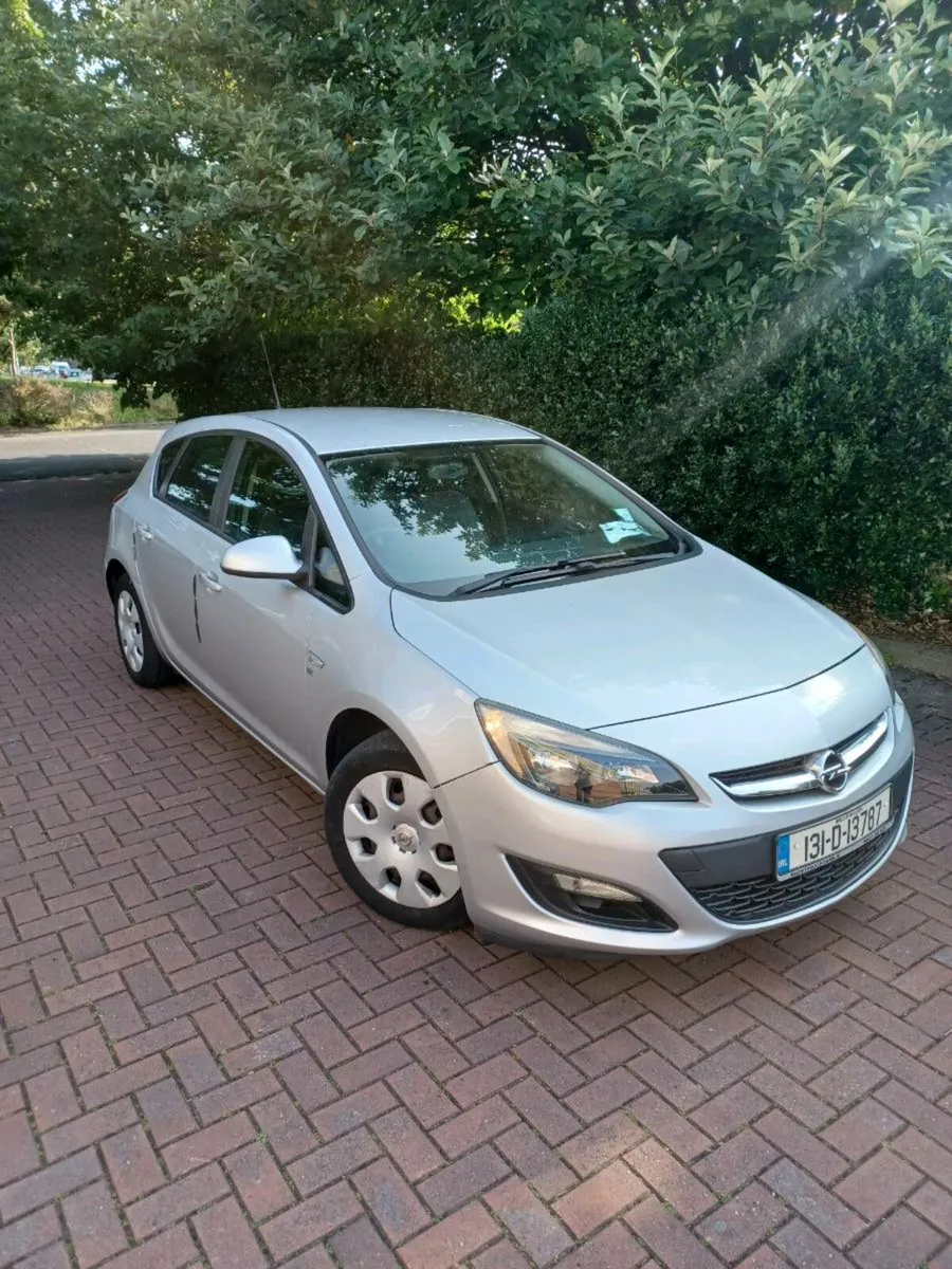 2013 Opel Astra 1.4 petrol - Image 3