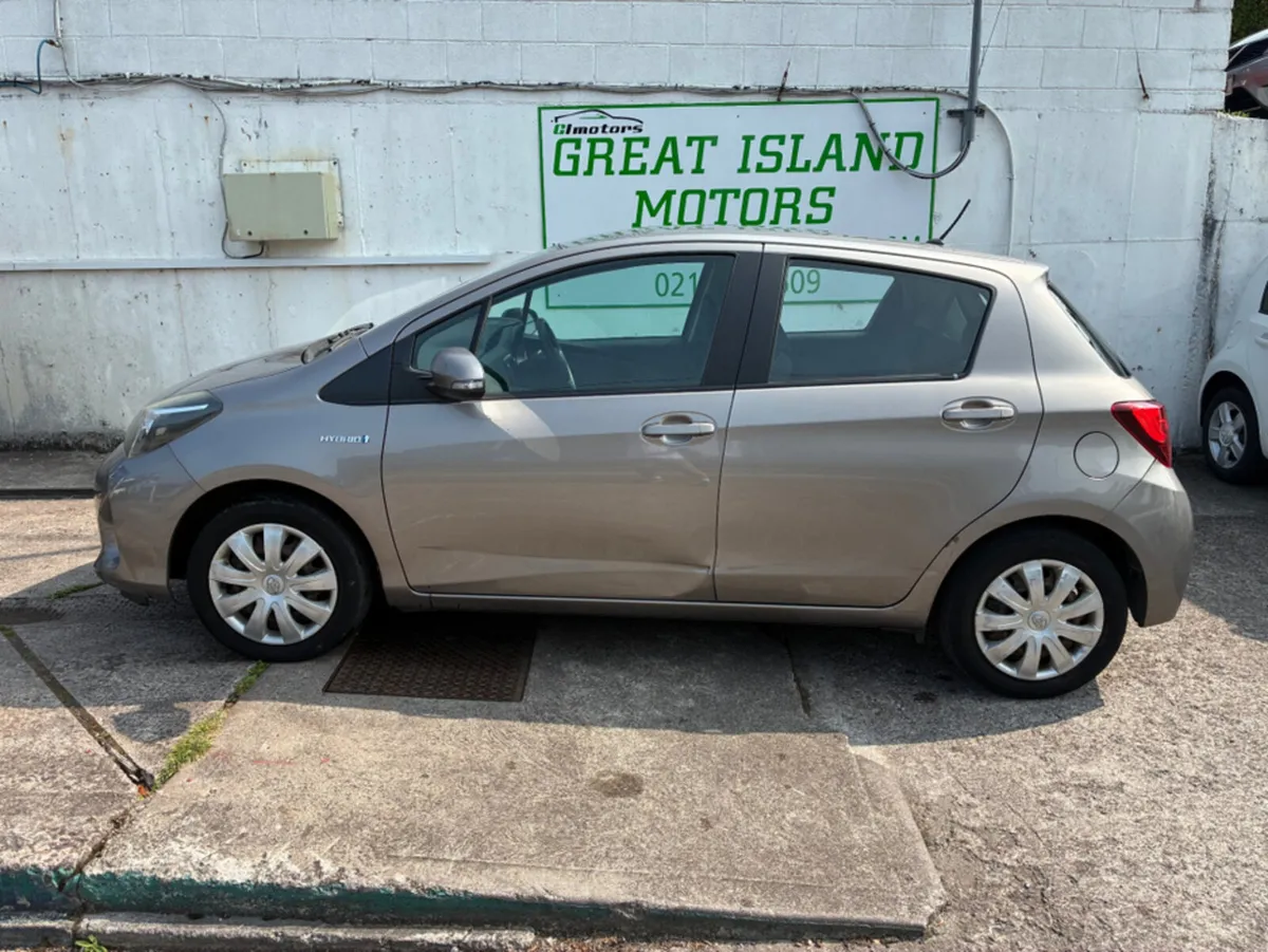Toyota Yaris HYBRID MC 4DR AUTO - Image 3