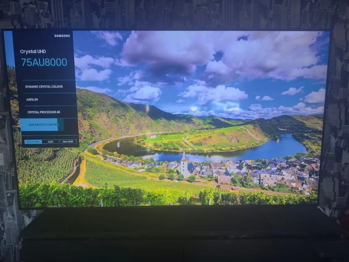 Samsung UE75AU8000 75 inch 4K UHD Smart TV Excellent Condition - Image 3