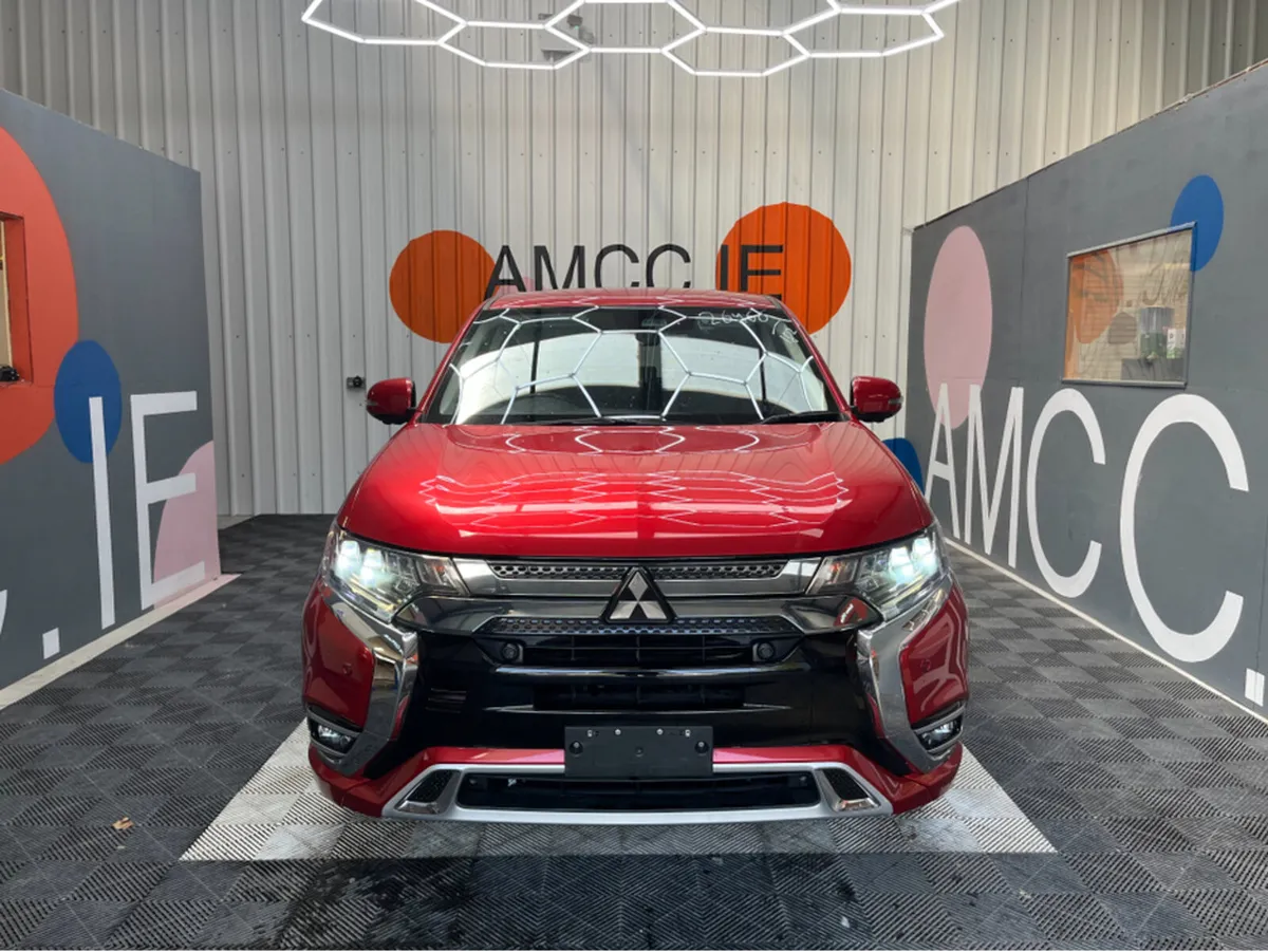 Mitsubishi Outlander 2.4 HYBRID / 55k KMs / HEATED - Image 2