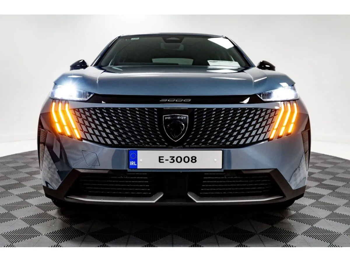 Peugeot 3008 E-Allure 73kWh 210HP - Image 3