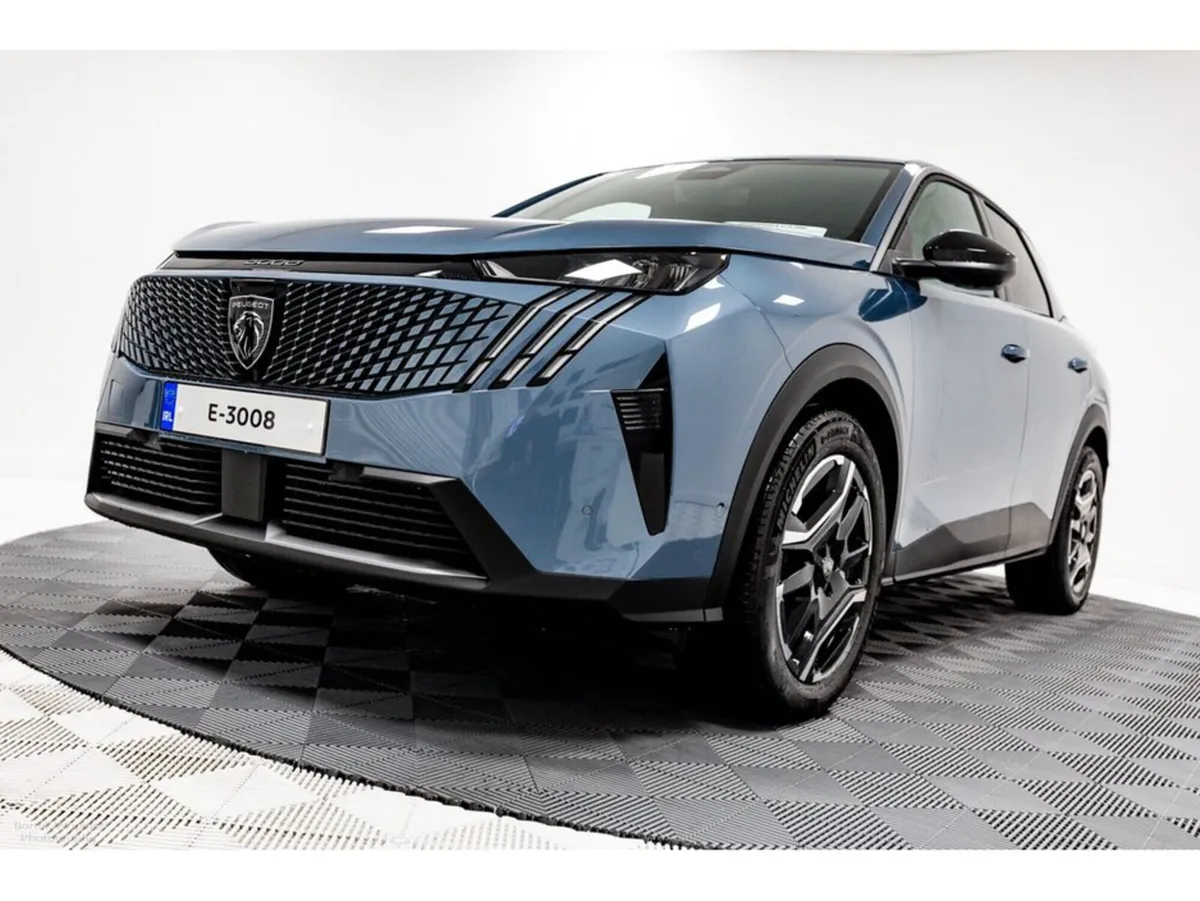 Peugeot 3008 E-Allure 73kWh 210HP - Image 4
