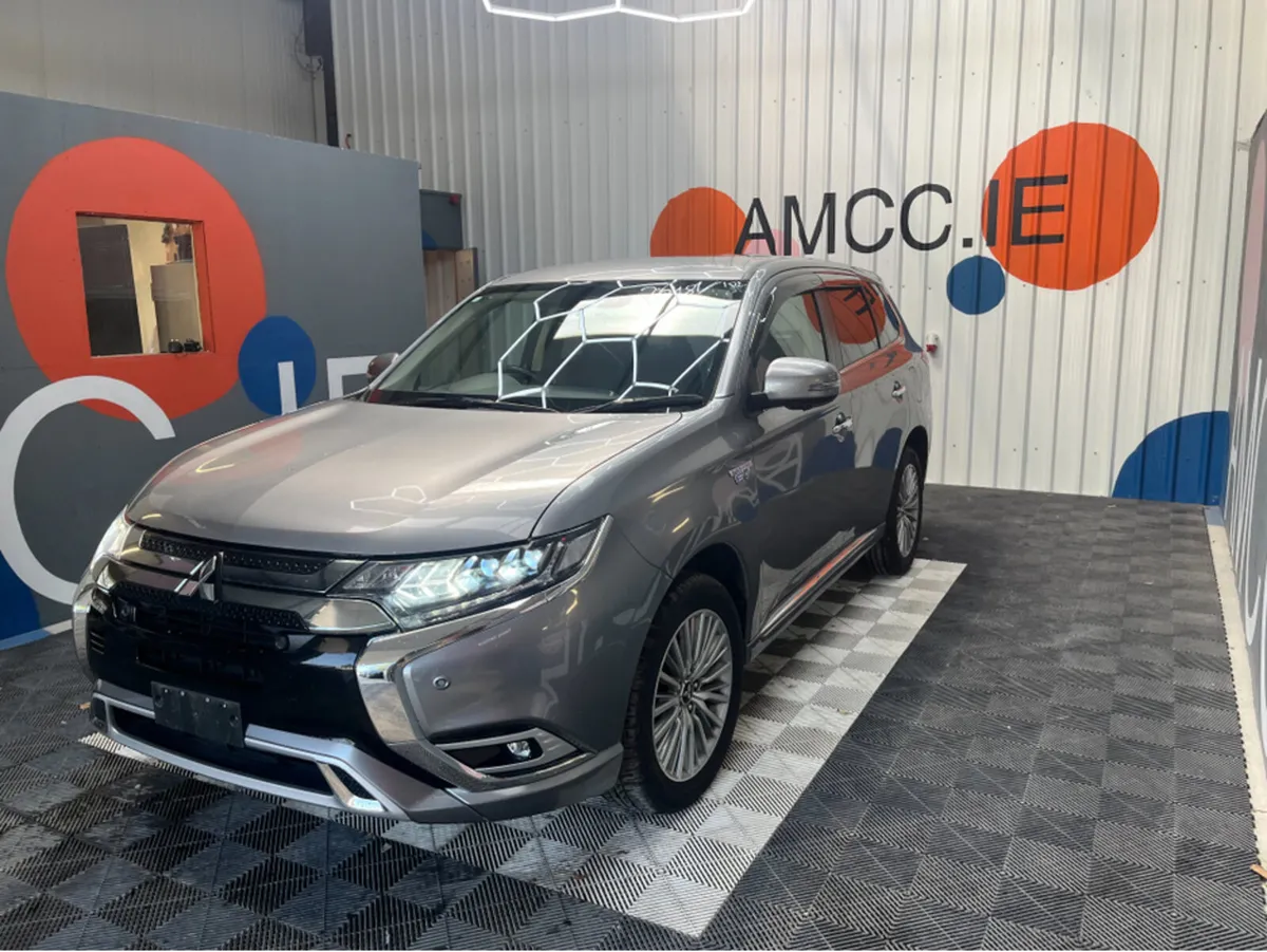 Mitsubishi Outlander 2.4 HYBRID / 110k KMs / HEATE - Image 3