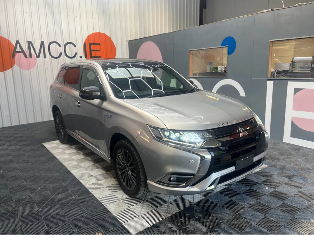 Mitsubishi Outlander 2.4 HYBID / 69k KMs / HEATED - Image 1