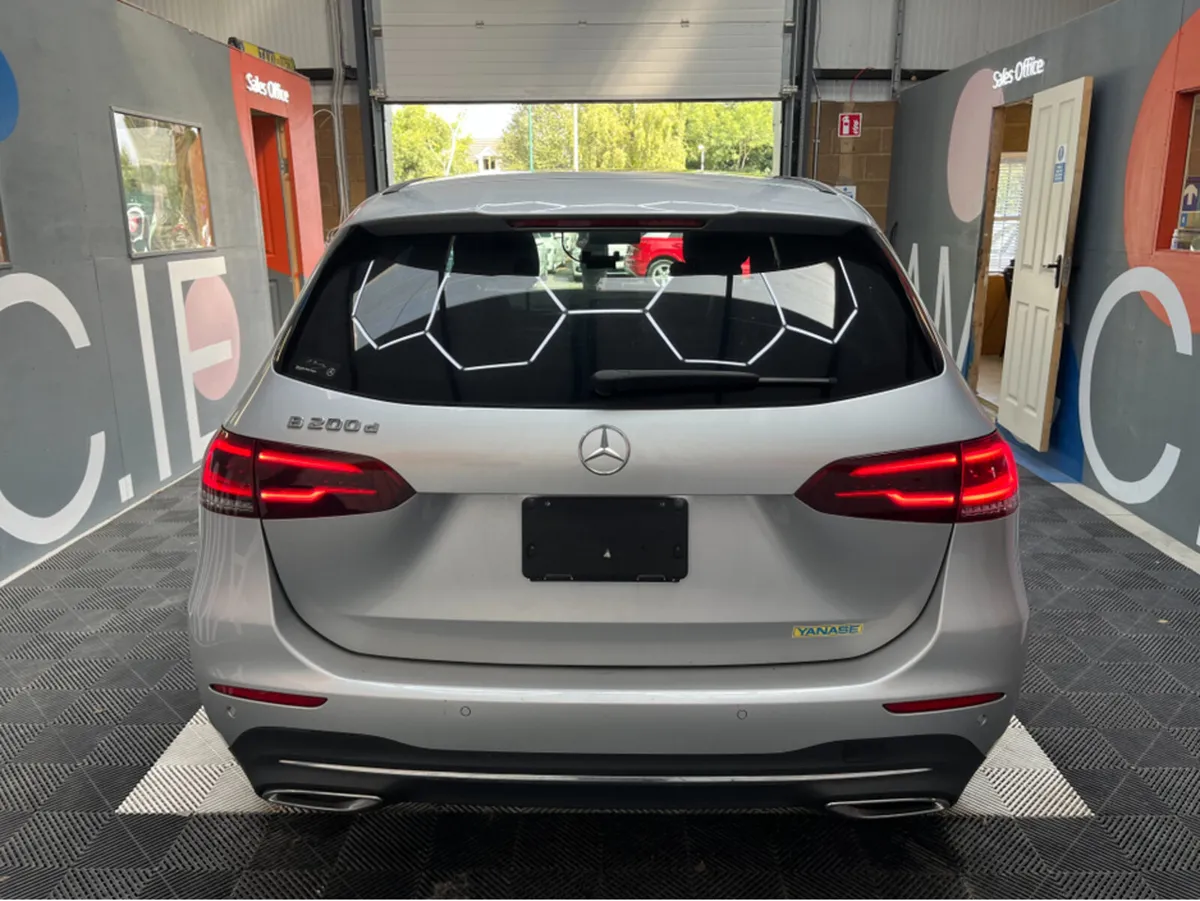 Mercedes-Benz B-Class B200D / 76k KMs / REVERSE CA - Image 4