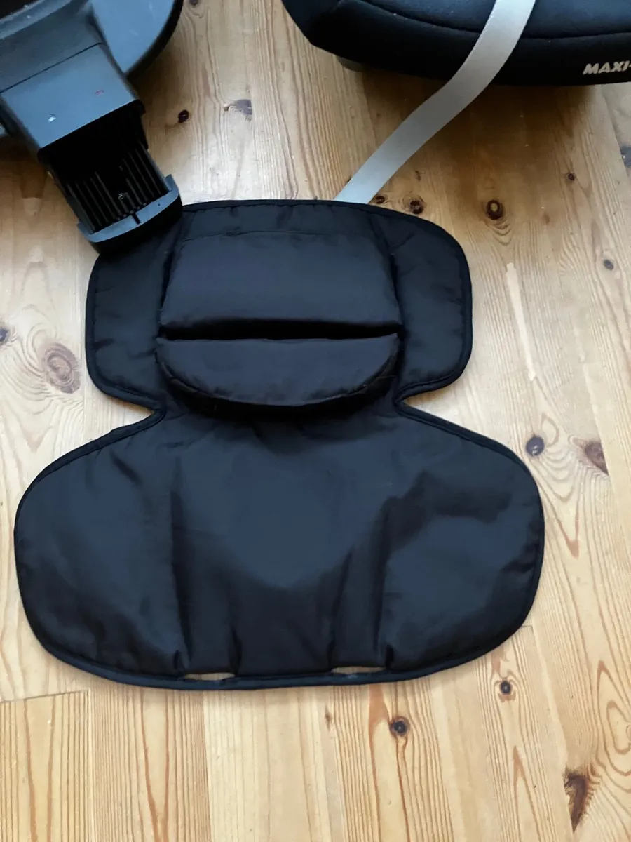 Maxi Cosy baby car seat - Image 2