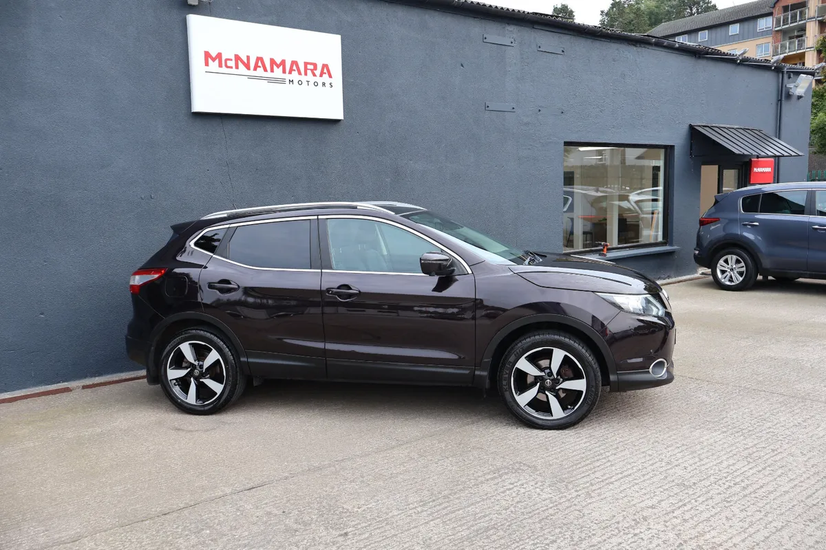 Nissan Qashqai SV PREMIUM Huge Spec Exceptional! - Image 2