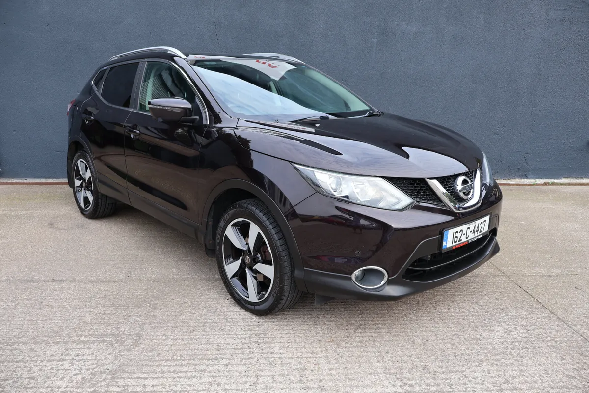 Nissan Qashqai SV PREMIUM Huge Spec Exceptional! - Image 3