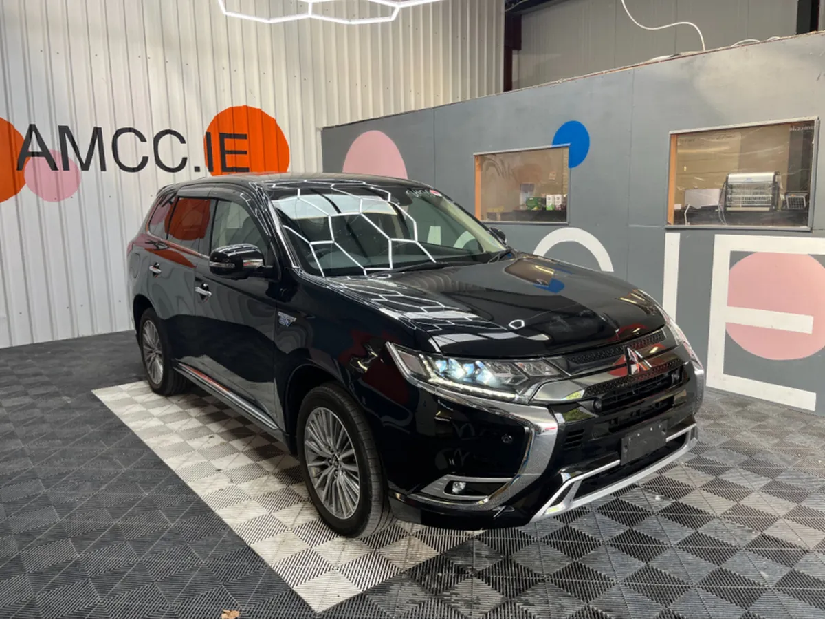 Mitsubishi Outlander 2.4 HYBID / 62k KMs / HEATED - Image 1