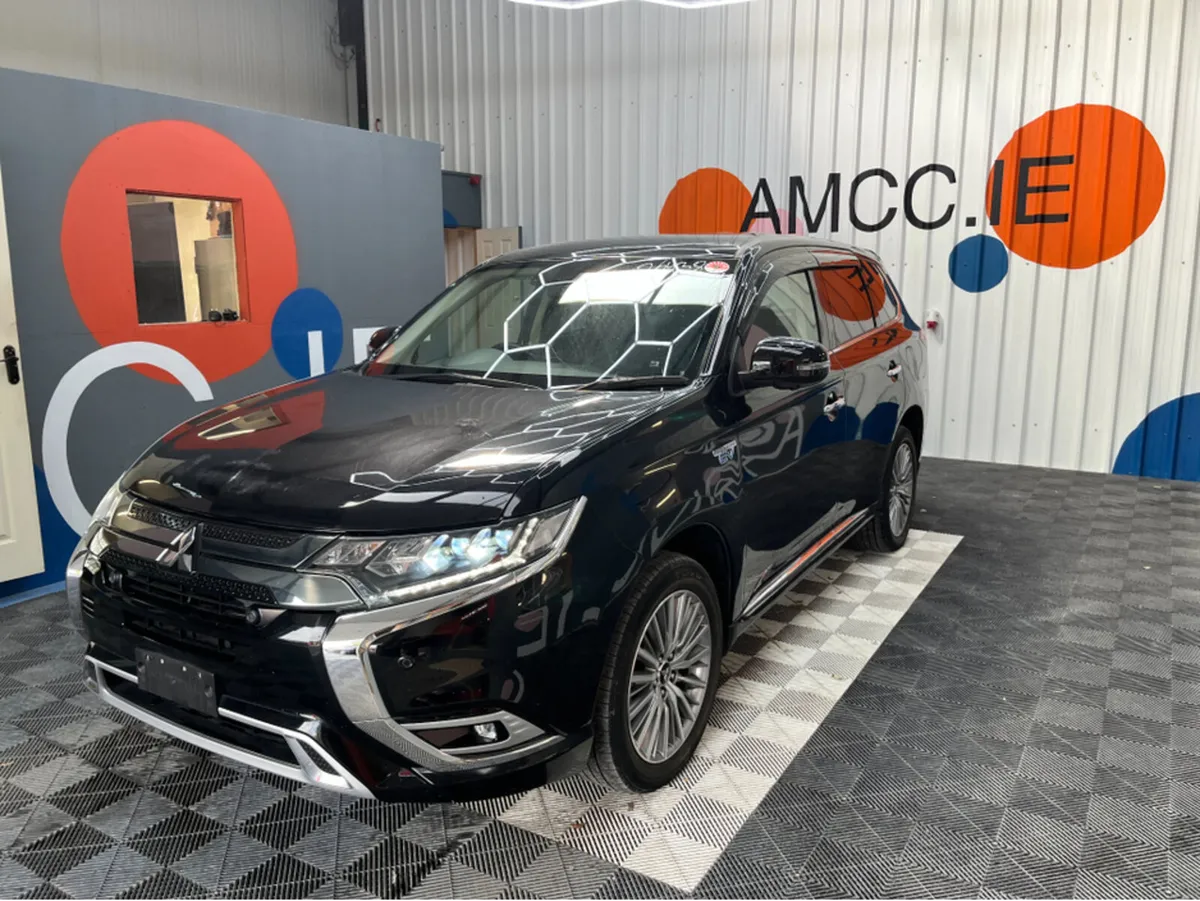 Mitsubishi Outlander 2.4 HYBID / 62k KMs / HEATED - Image 3