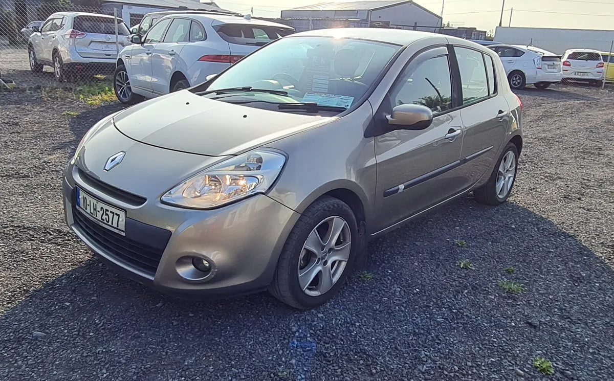 Renault Clio 2010 - Image 2
