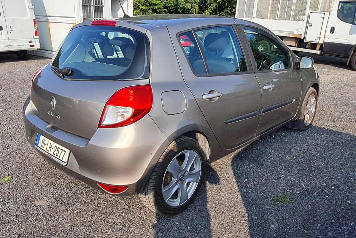 Renault Clio 2010 - Image 4