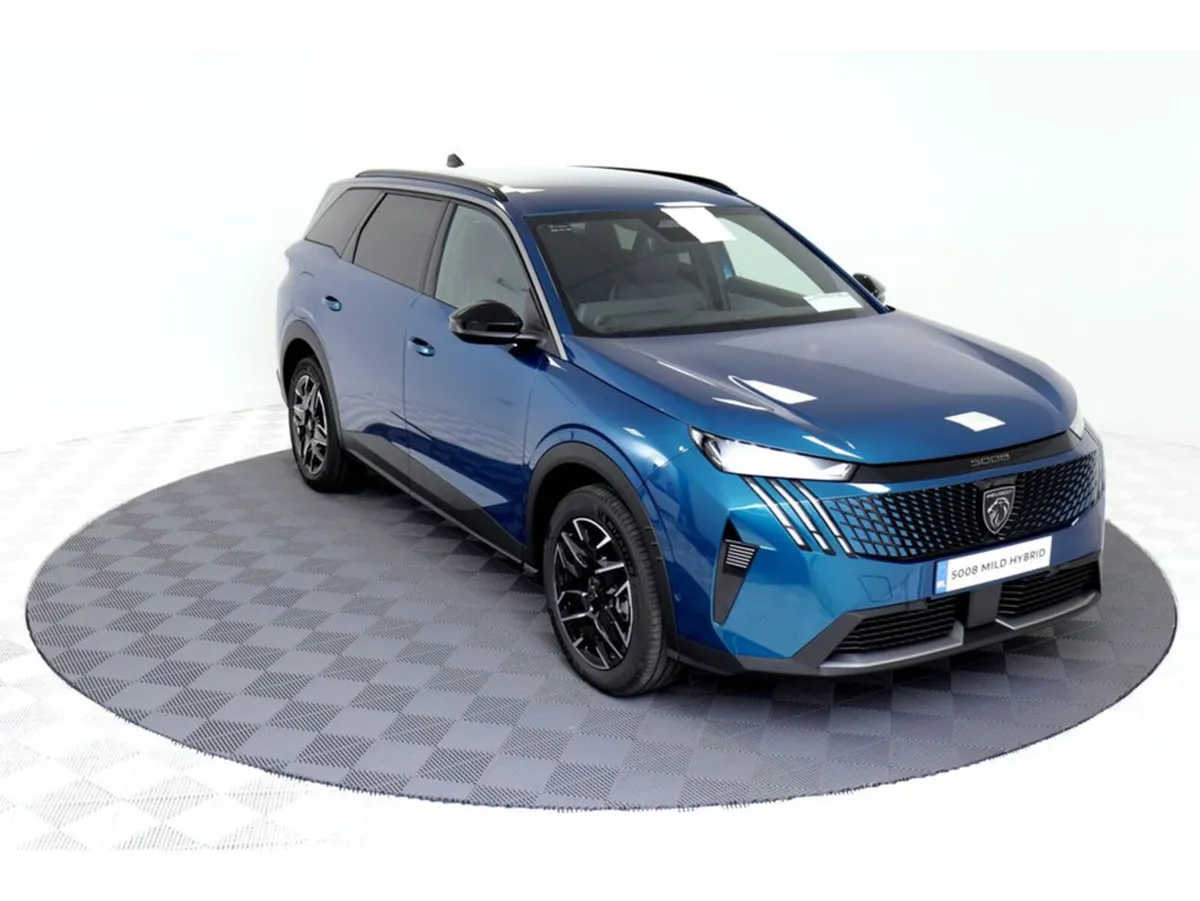 Peugeot 5008 Allure HYBRID Auto 145HP - 7 Seats - Image 1