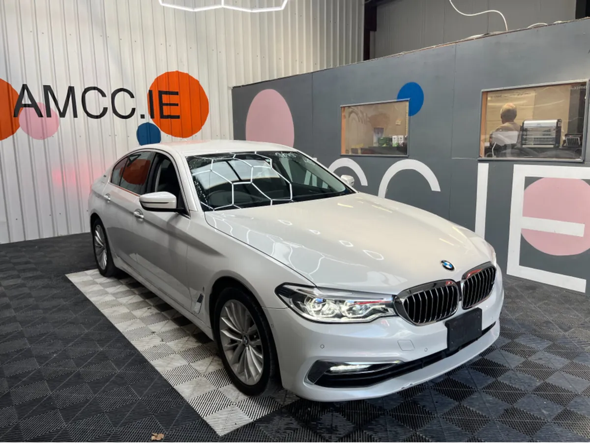 BMW 5-Series 530 E LUXURY PERFORMANCE / 48k KMs / - Image 1