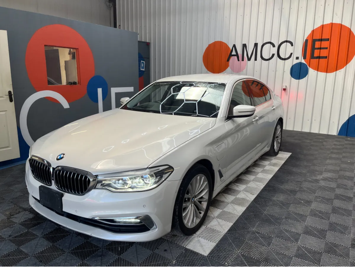 BMW 5-Series 530 E LUXURY PERFORMANCE / 48k KMs / - Image 3