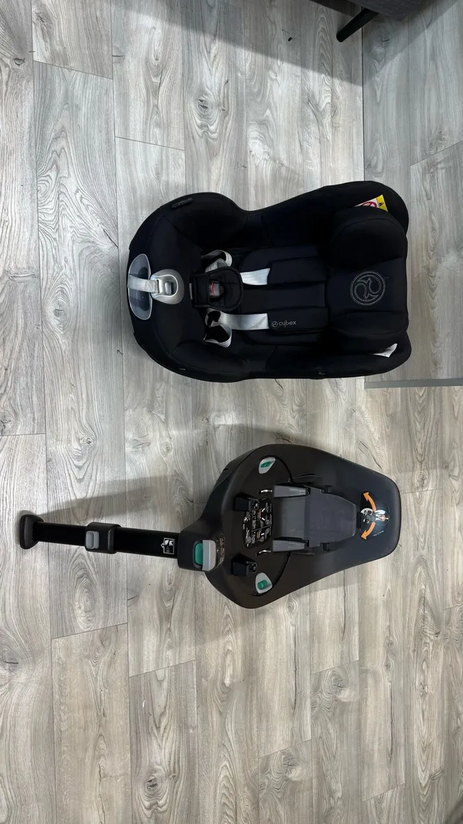Cybex car seat + rotating base - Image 2