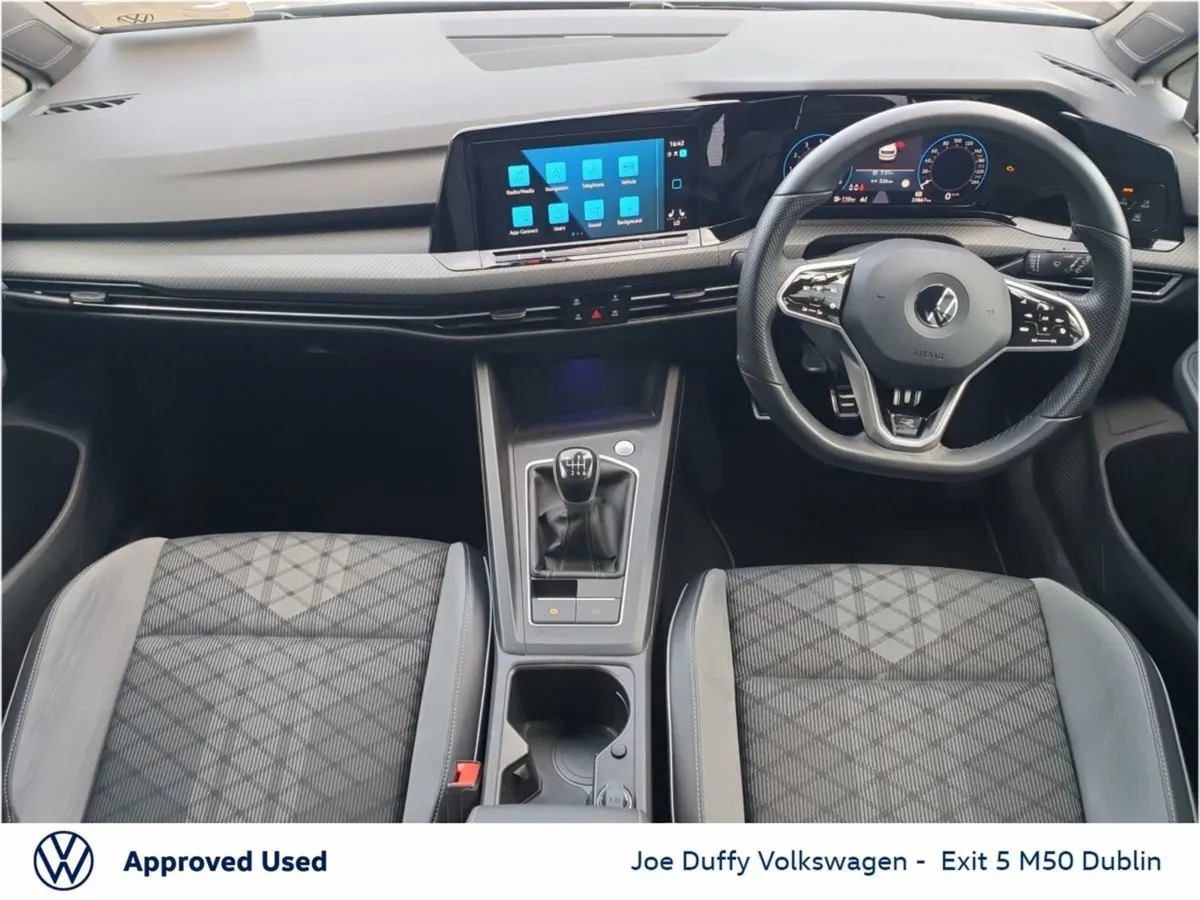 Volkswagen Golf 1.5 TSI 130HP R-line - Image 3