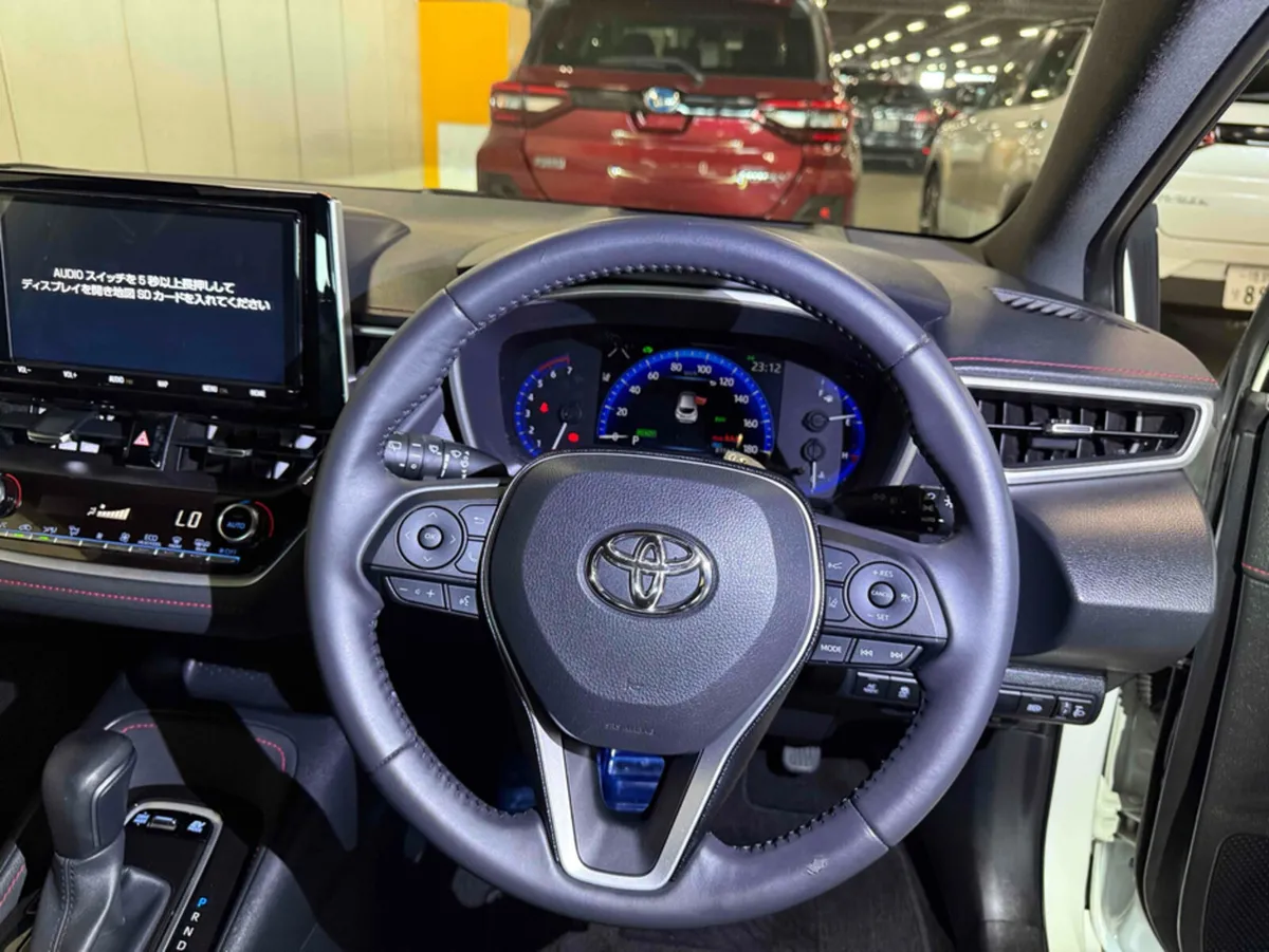 Toyota Corolla 2018 Corolla Hybrid 1.8 top spec. - Image 3