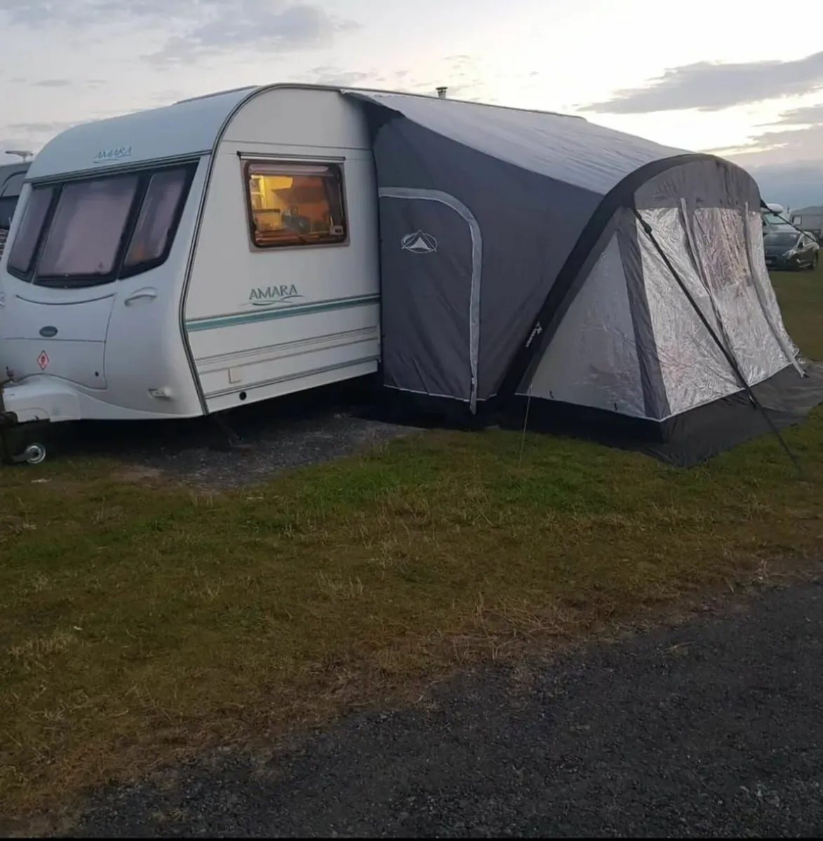 4 Berth fixed bed caravan - Image 4