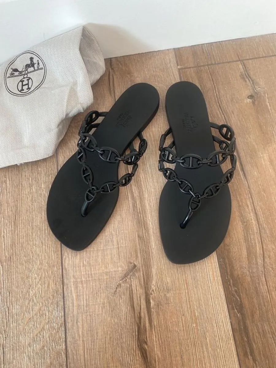 H flip flop sandals - Image 2