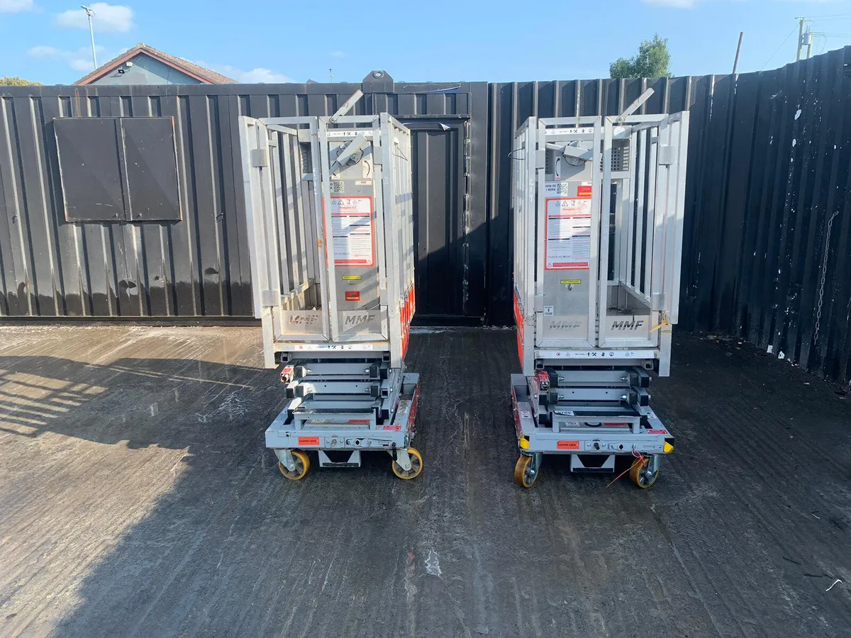 Navigator 4.5M Manual Scissor Lift - Image 1