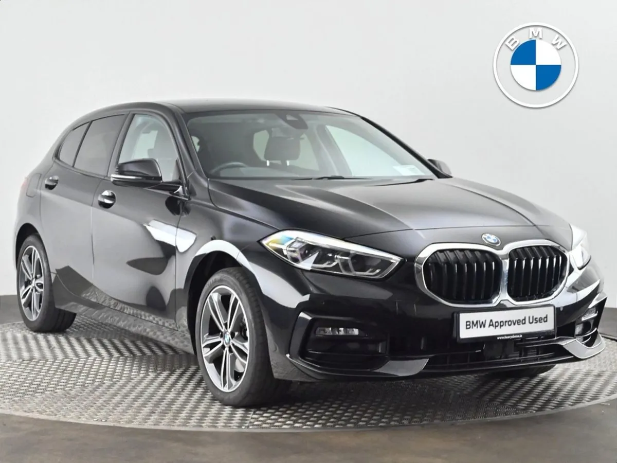 BMW 1 Series 118i Sport - Image 1