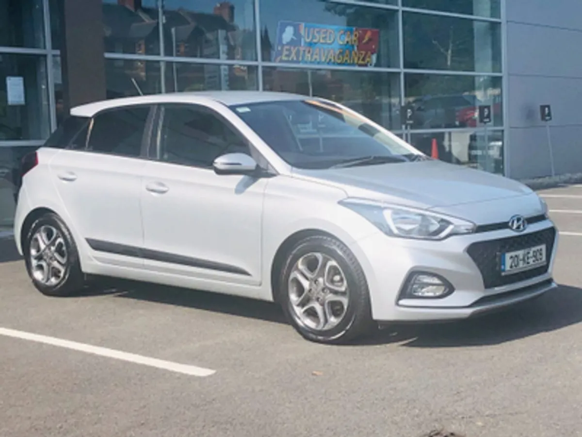 Hyundai i20 Deluxe 1.2 Petrol - Image 4