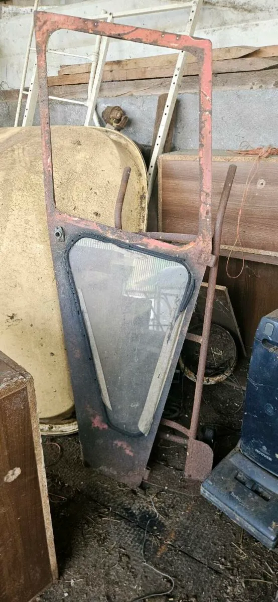 Tractor cab - Image 3