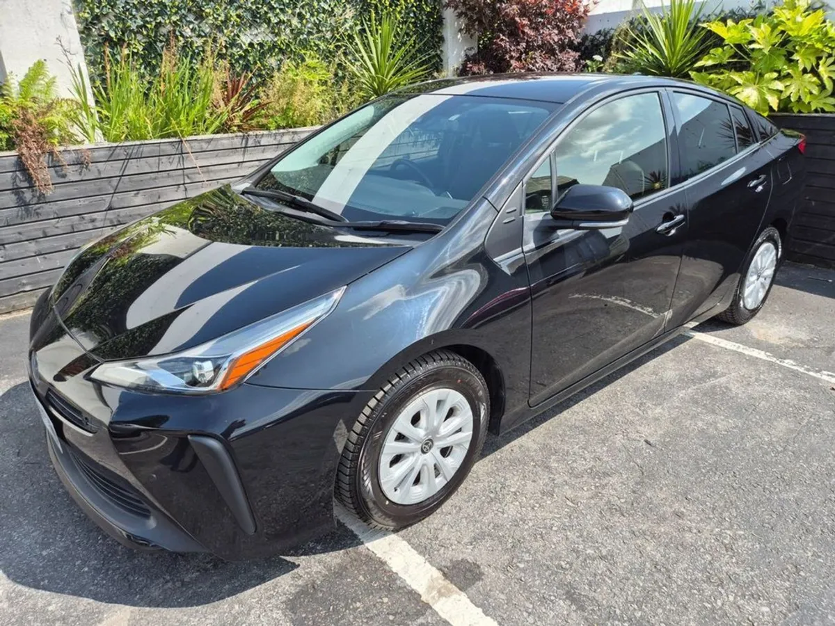 Toyota Prius 1.8 Hybrid / S Safety Sense / Tax  1 - Image 2