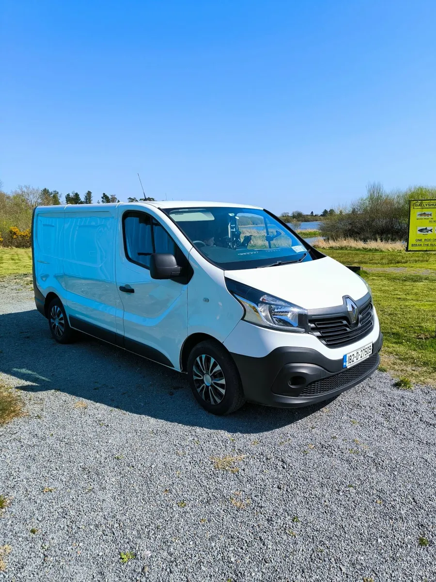 **Renault Trafic 2018** - Image 1