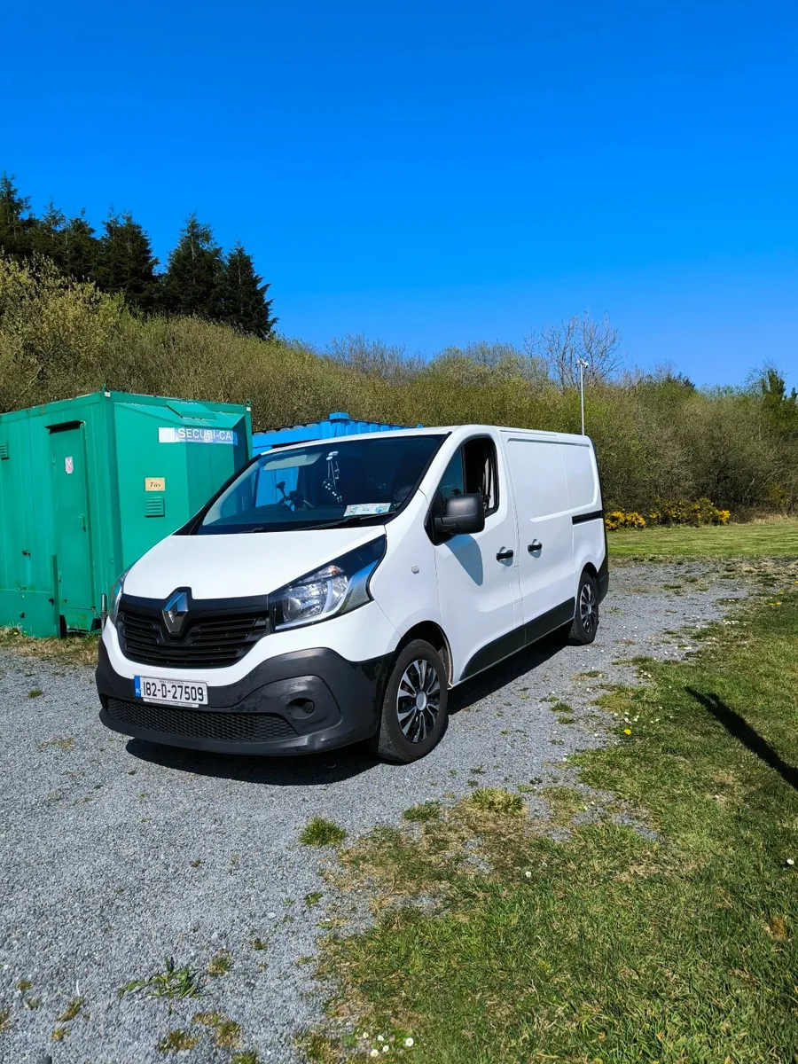 **Renault Trafic 2018** - Image 2