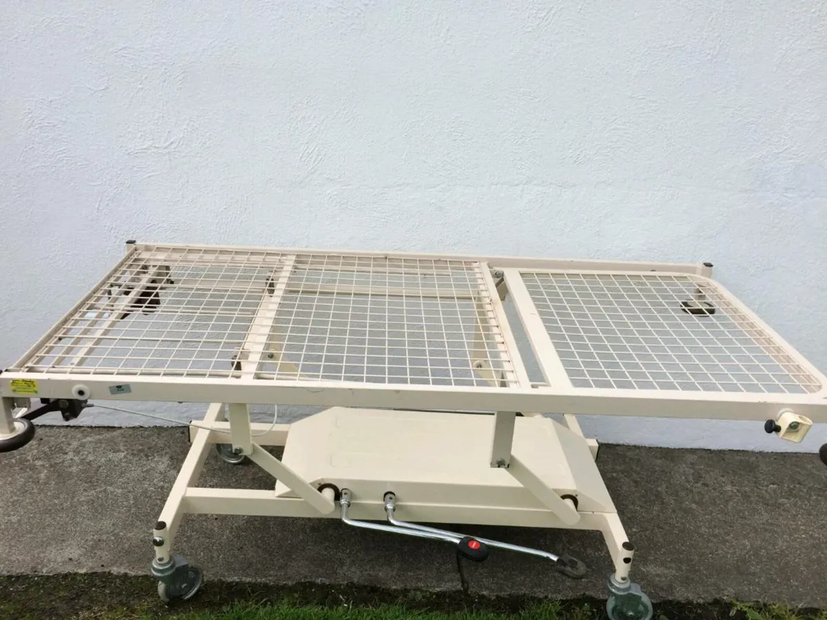 Hydraulic Adjustable Table / Bench - Image 2
