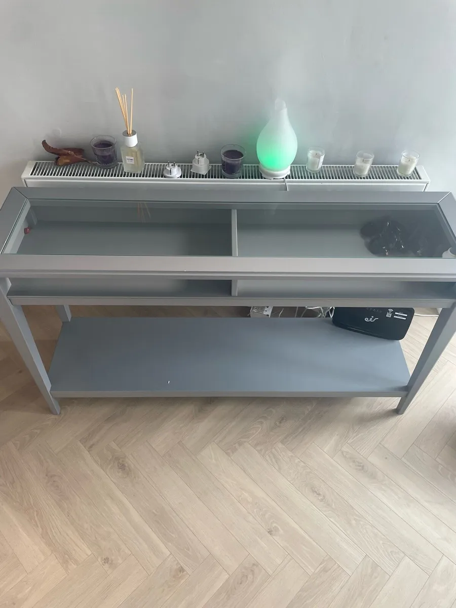 Hall table & matching size table - Image 1