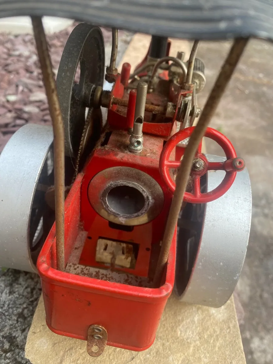 Vintage steam engine for light restoration - Image 2